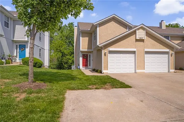 4612 NE Whispering Winds Drive #A, Lee's Summit, MO 64064