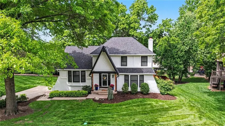 8004 Westgate Drive, Lenexa, KS 66215 - #3