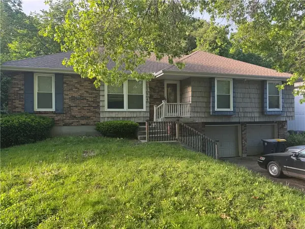 1164 Queens Place, Kansas City, MO 64131