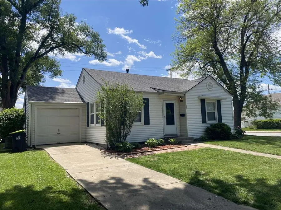 1401 E 21st Avenue, North Kansas City, MO 64116 - #2