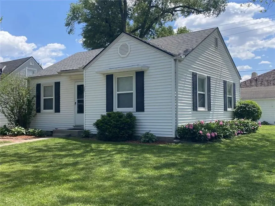 1401 E 21st Avenue, North Kansas City, MO 64116 - #3