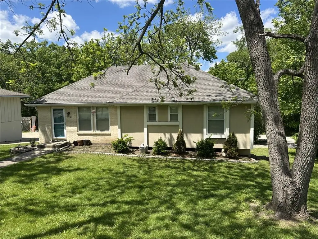 7918 NW Cadwallader Road, Kansas City, MO 64152 - #1