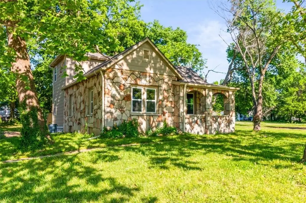 902 S Pine Street, Holden, MO 64040 - #1