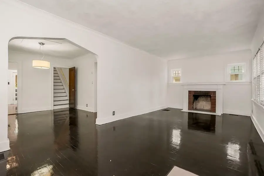 915 E 76th Terrace, Kansas City, MO 64131 - #3