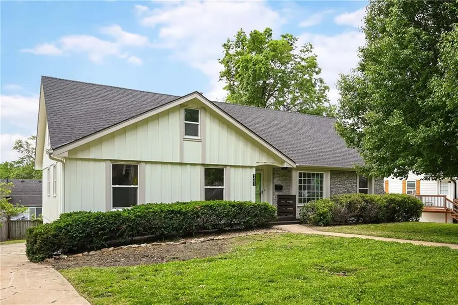 9401 W 82nd Street, Overland Park, KS 66204 - #2