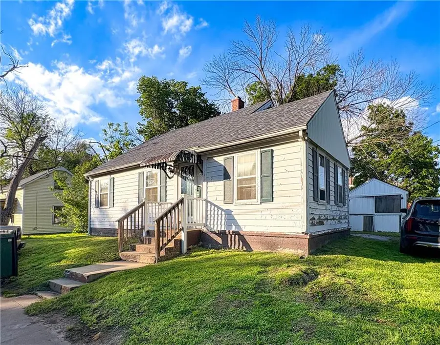 204 W Jackson Street, Windsor, MO 65360 - #2