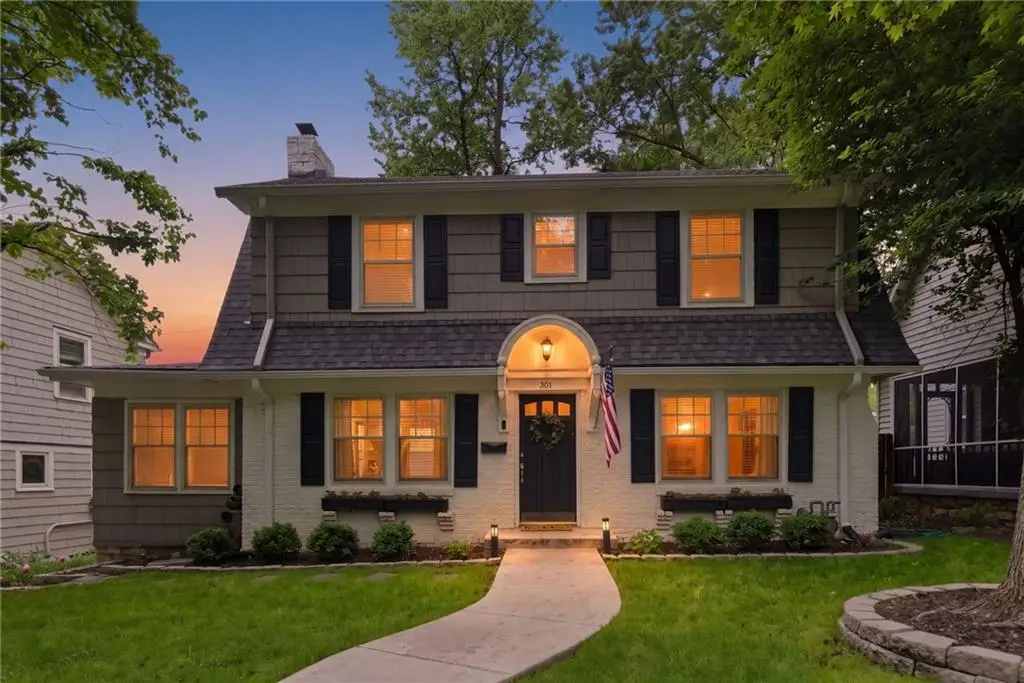 301 E 68 Terrace, Kansas City, MO 64113 - #1