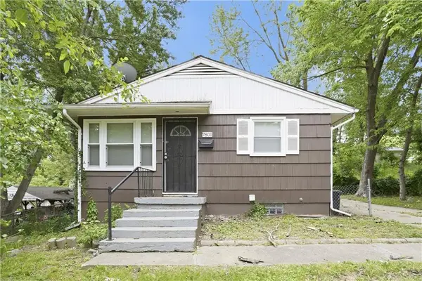 7801 E 48th Street, Kansas City, MO 64129