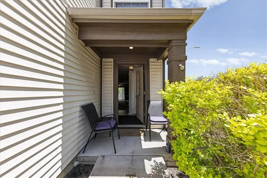 5540 N Fairmount Avenue, Kansas City, MO 64118 - #3