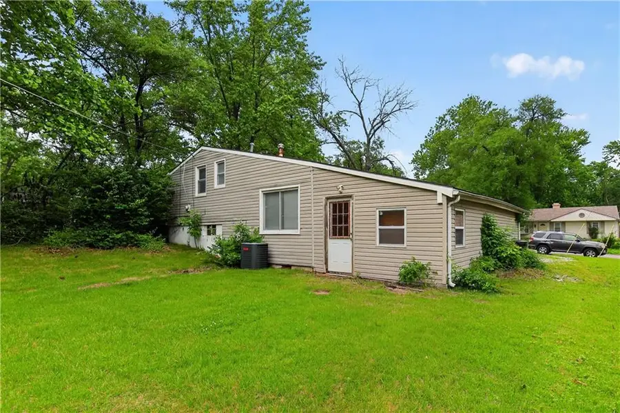 8301 E 111th Terrace, Kansas City, MO 64134 - #3