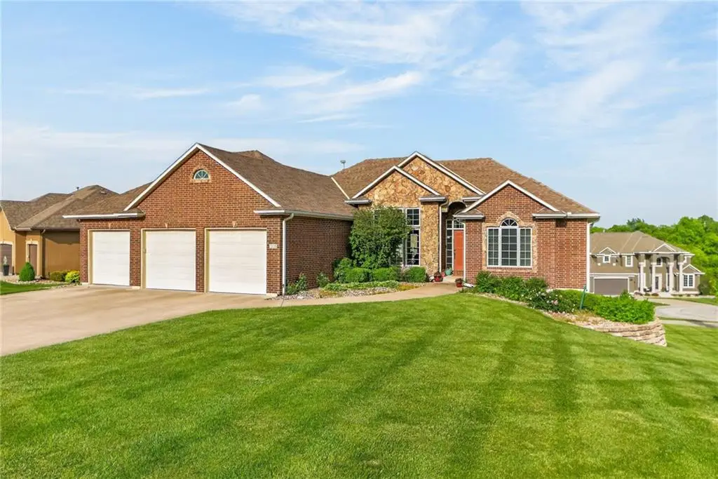 125 SW Gray Circle, Lees Summit, MO 64081 - #1