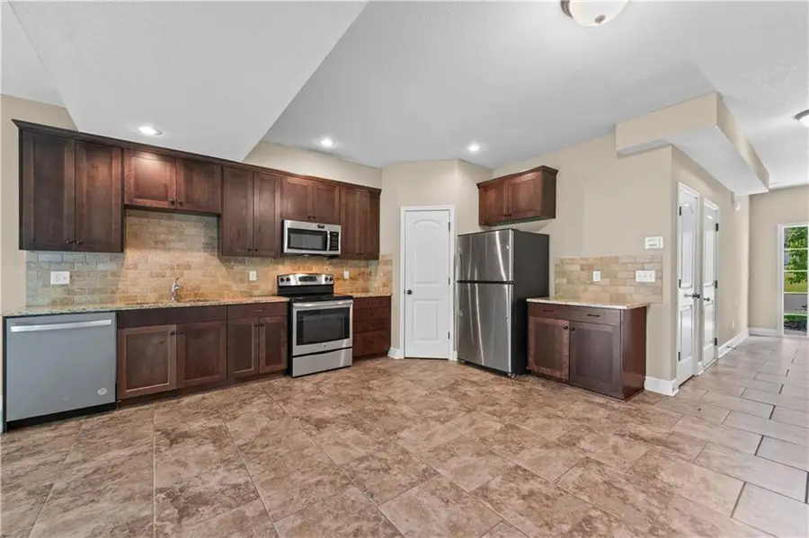 3850 NW 94th Street, Kansas City, MO 64154 - #3
