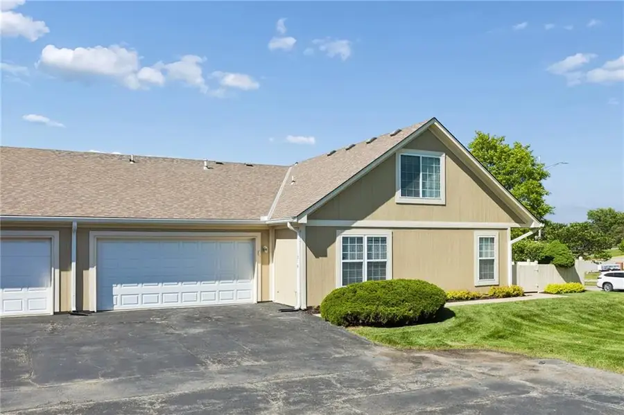 11316 Pflumm Road, Olathe, KS 66215 - #2