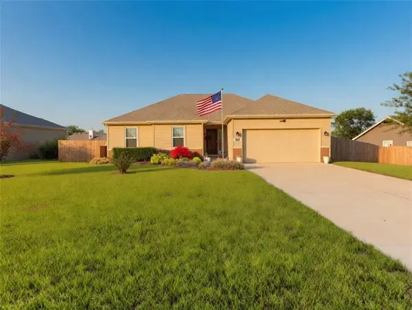 1001 Bluestem Drive, Baldwin City, KS 66006