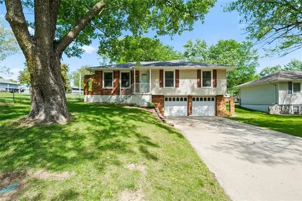 1908 NE Adams Dairy Road, Blue Springs, MO 64014
