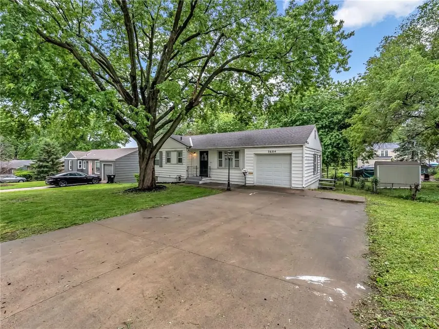 3604 N Pleasant Street, Independence, MO 64050 - #2