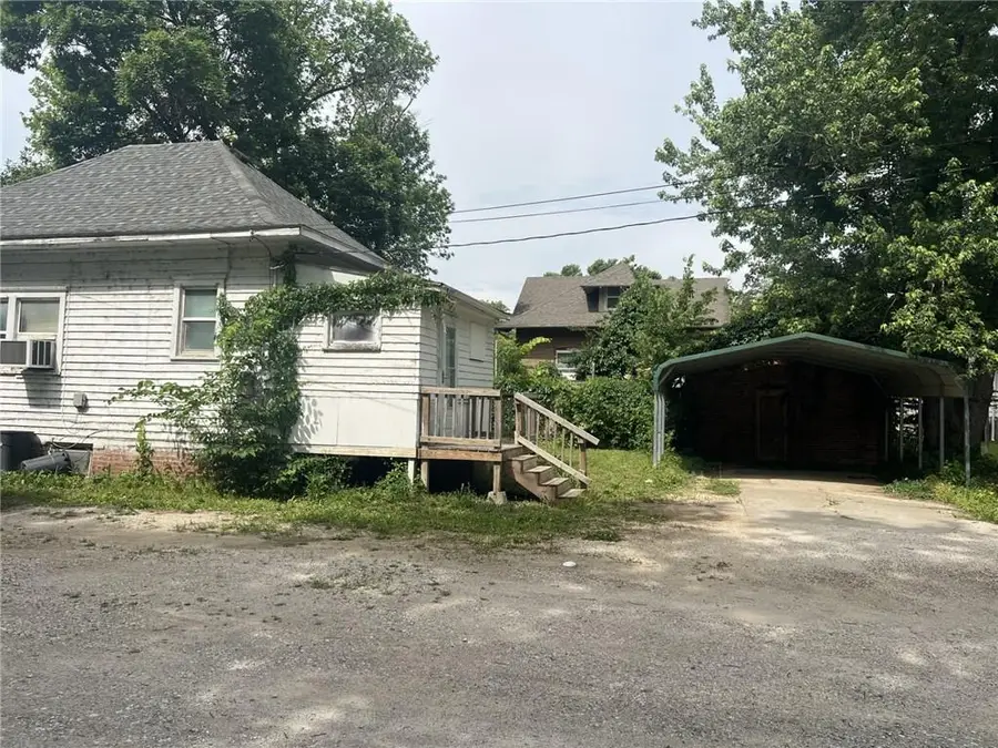815 Washington Street, Fredonia, KS 66736 - #3