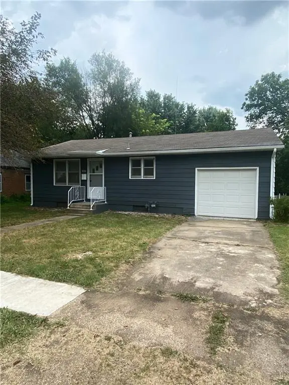 404 E Colorado Street, Windsor, MO 65360 - #2