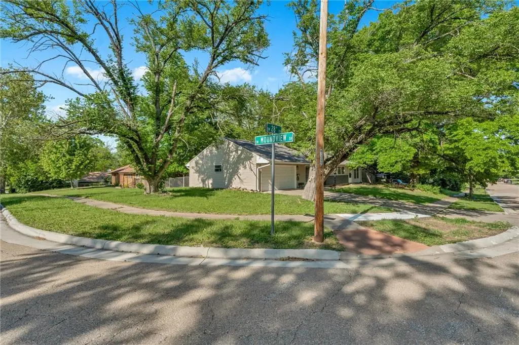 4212 SW 28th Terrace, Topeka, KS 66614 - #1