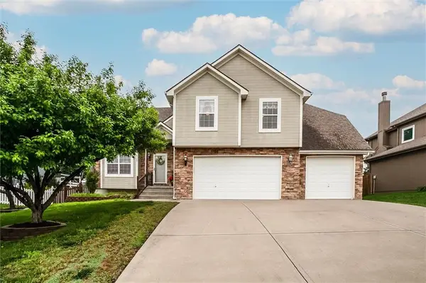 18109 Guinevere Court, Smithville, MO 64089
