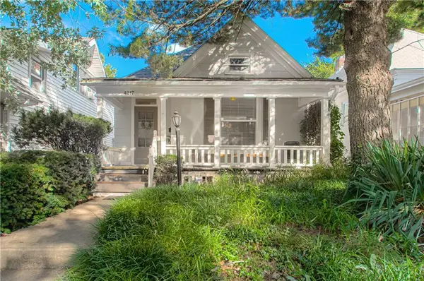 4217 Oak Street, Kansas City, MO 64111