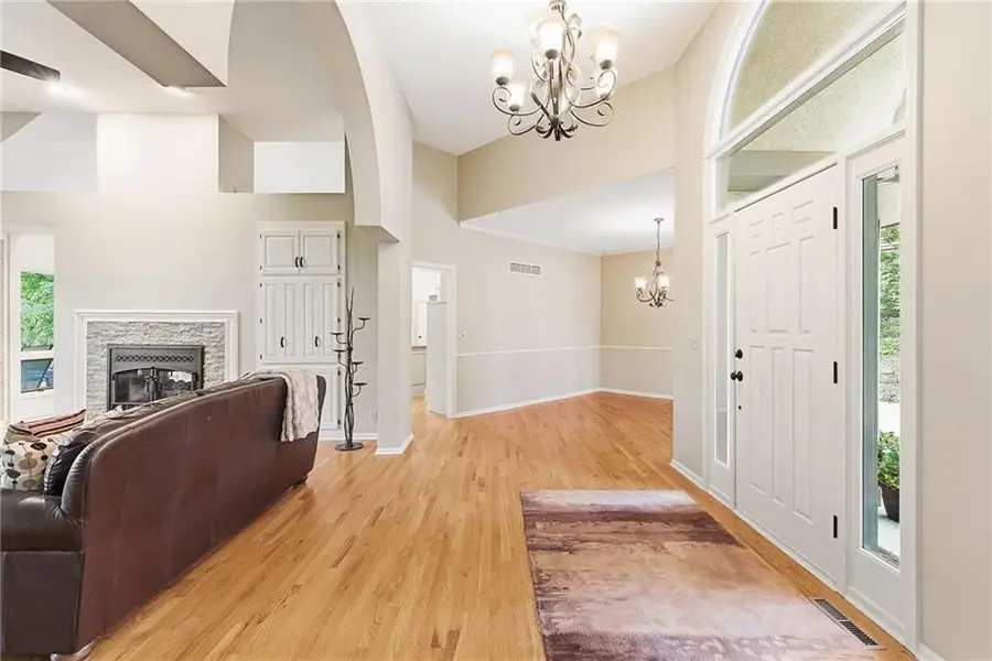 8414 Vista Circle, Parkville, MO 64152 - #3