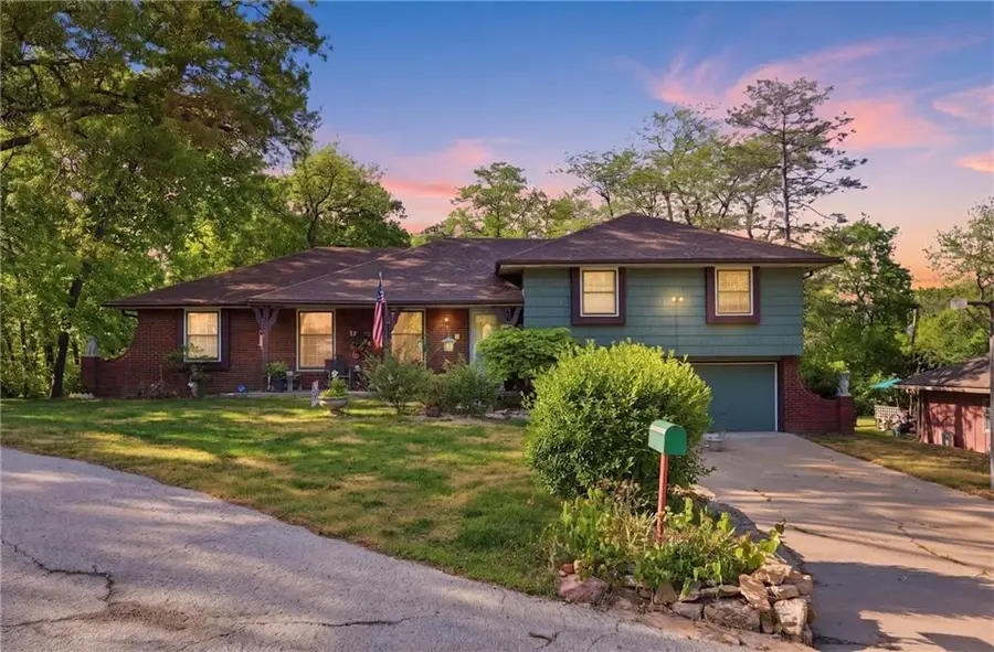 8828 Waverly Avenue, Kansas City, KS 66109 - #2