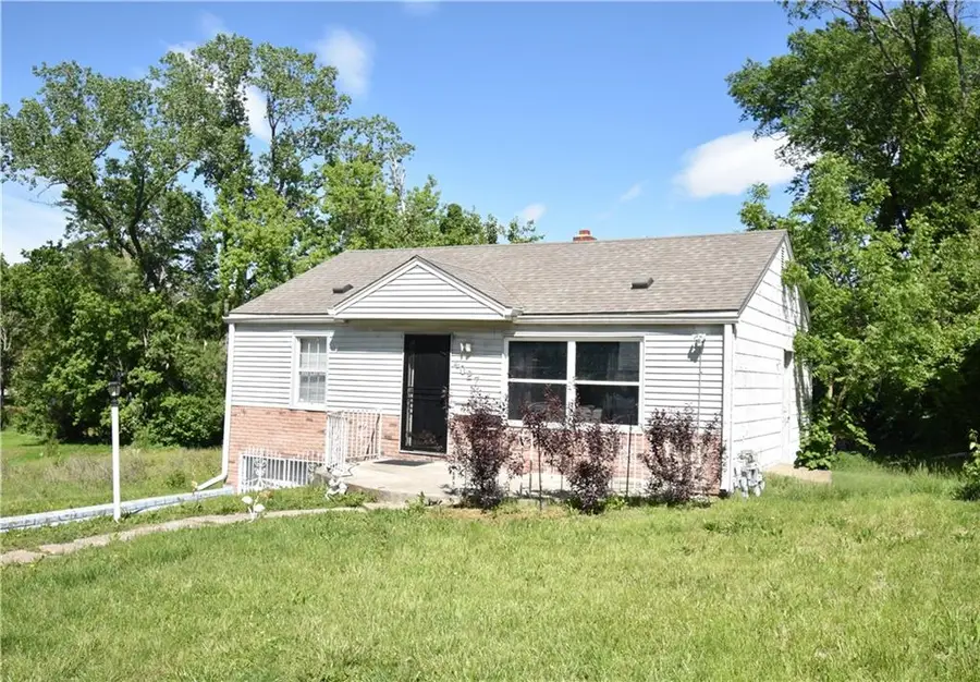 4027 Monroe Avenue, Kansas City, MO 64130 - #2