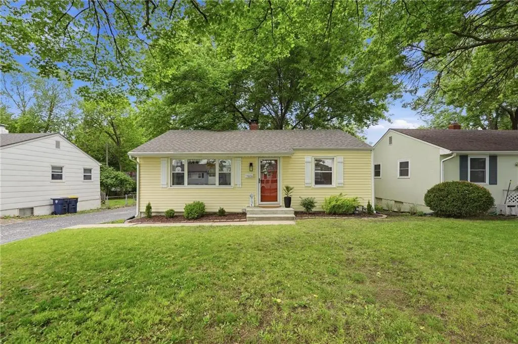 7816 Washington Street, Kansas City, MO 64114 - #1