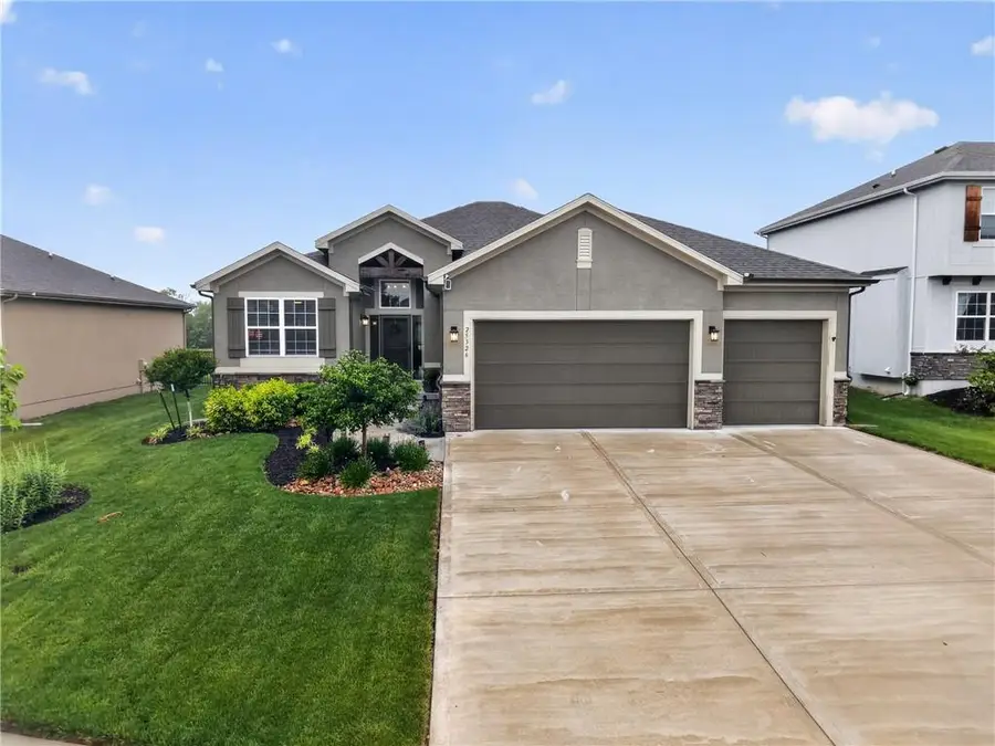 25326 W 144th Street, Olathe, KS 66061 - #3