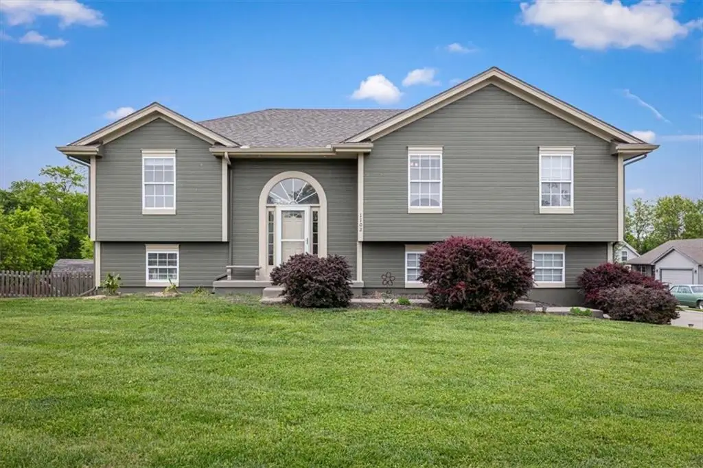 1102 E 18th Street, Kearney, MO 64060 - #1