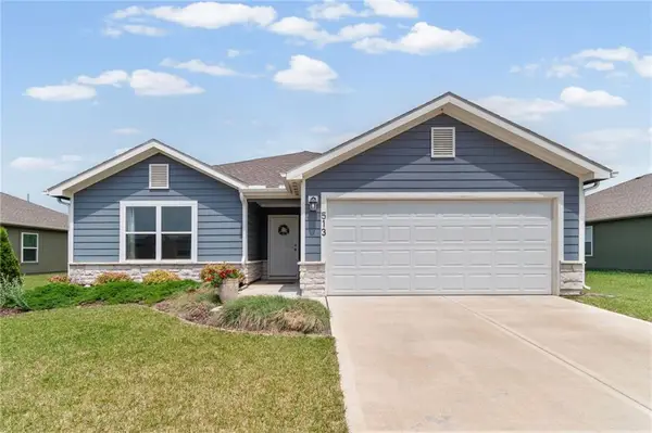 513 SE Carson Drive, Blue Springs, MO 64014