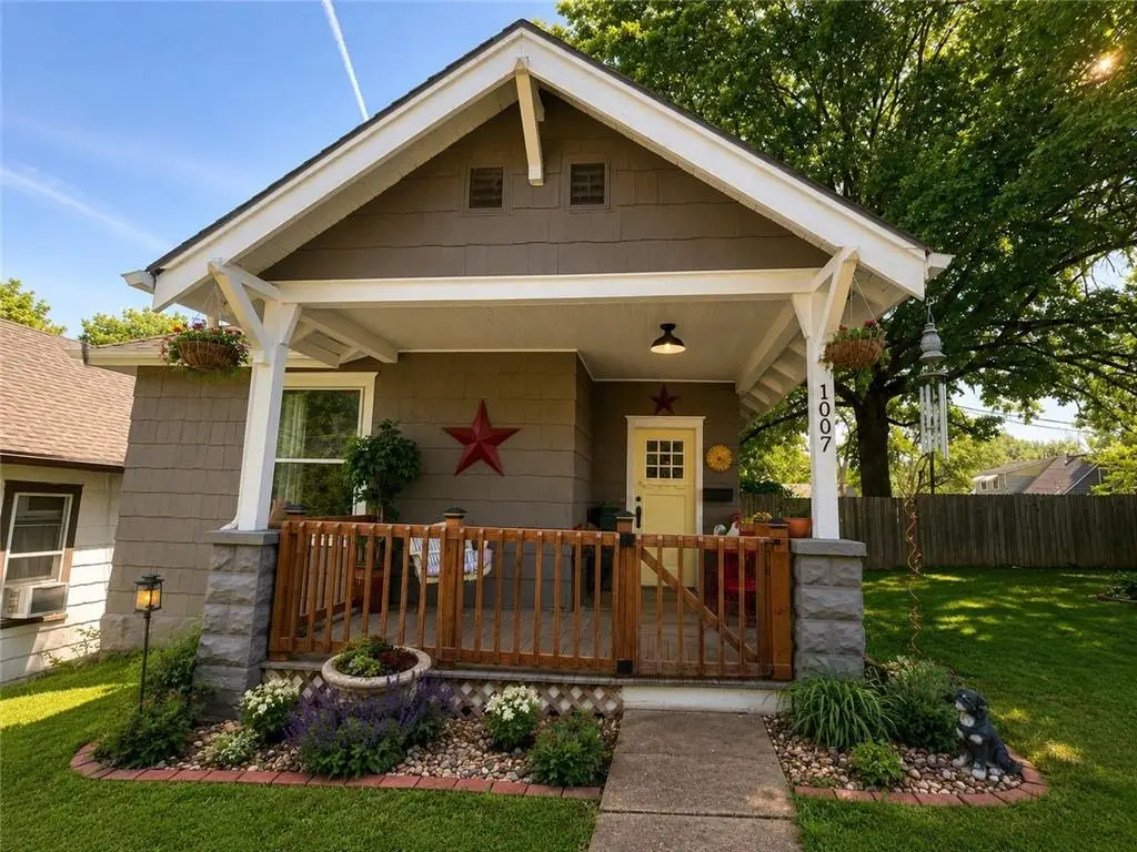 1007 Grand Avenue, Leavenworth, KS 66048 - #1