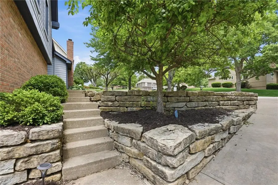 5722 Noland Road, Shawnee, KS 66216 - #3