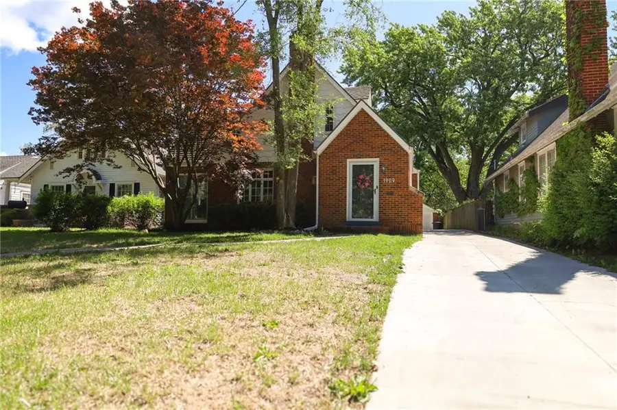 1909 Lovers Lane, Saint Joseph, MO 64505 - #3