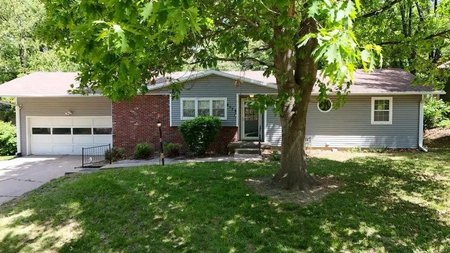 2119 Newport Road, Saint Joseph, MO 64505 - #2