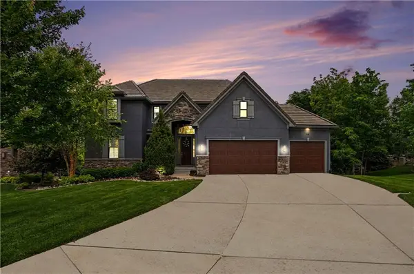 8831 Vista Drive, Lenexa, KS 66220