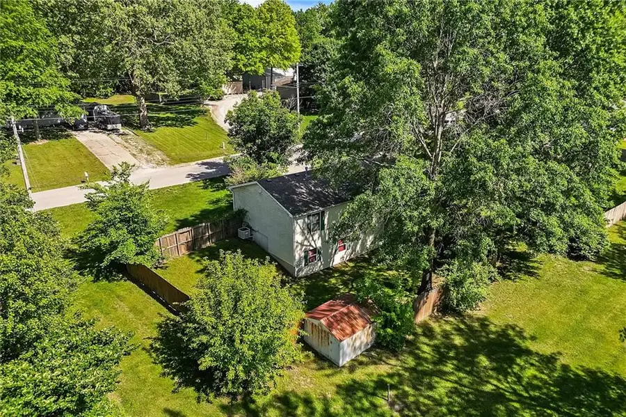 908 Broadway Avenue, Richmond, MO 64085 - #2