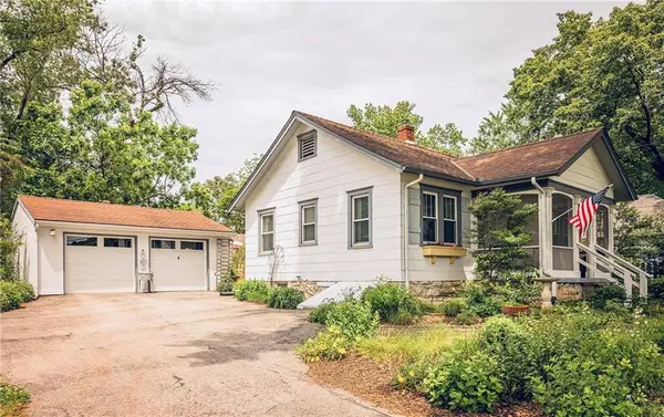 4802 Neosho Lane, Roeland Park, KS 66205