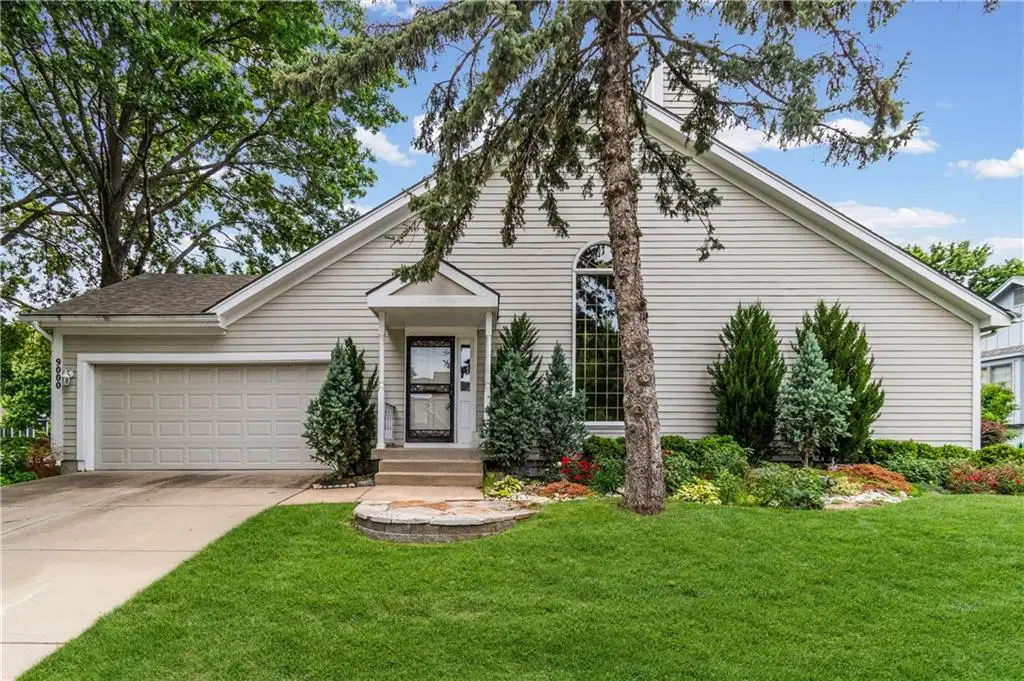 9000 W 120th Terrace, Overland Park, KS 66213 - #1