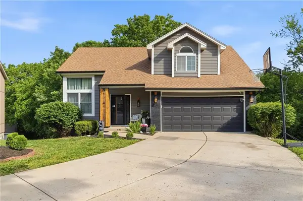 817 NW Golden Court, Blue Springs, MO 64015