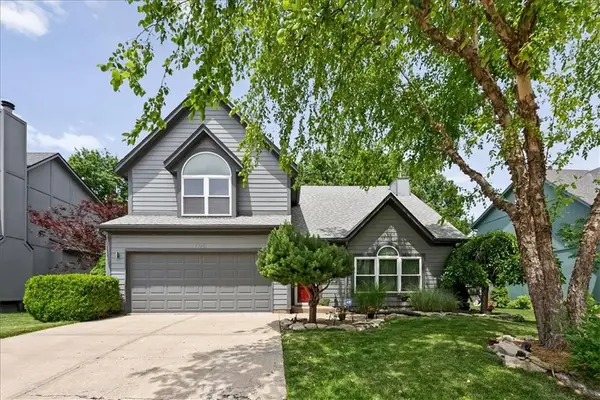 1328 E 154th Terrace, Olathe, KS 66062