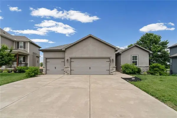 605 SE Colonial Drive, Blue Springs, MO 64014