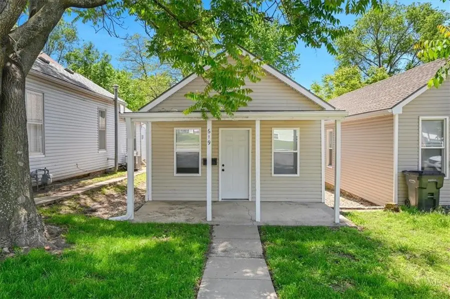 619 Kiowa Street, Leavenworth, KS 66048 - #2