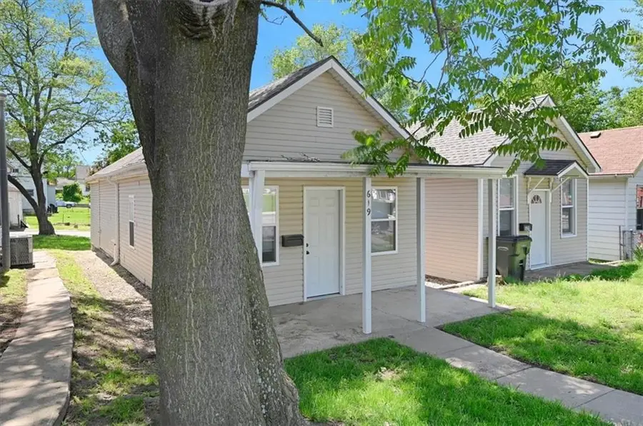 619 Kiowa Street, Leavenworth, KS 66048 - #3