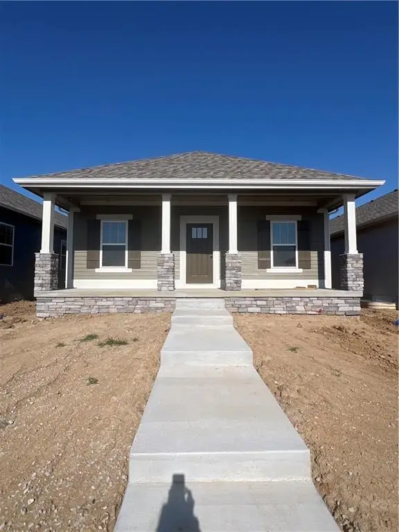 1600 Cottonwood Creek Avenue #8, Kearney, MO 64060