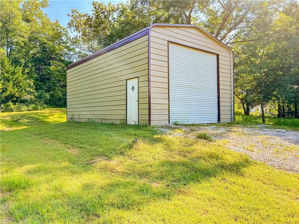 262 W Sugar Lake Drive, Mound City, KS 66056 - #1