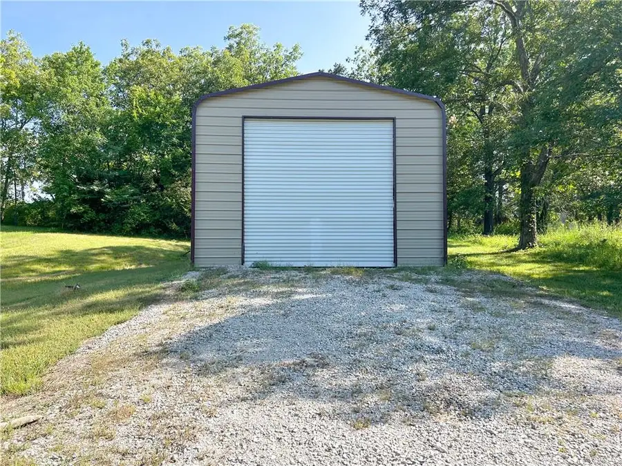 262 W Sugar Lake Drive, Mound City, KS 66056 - #2