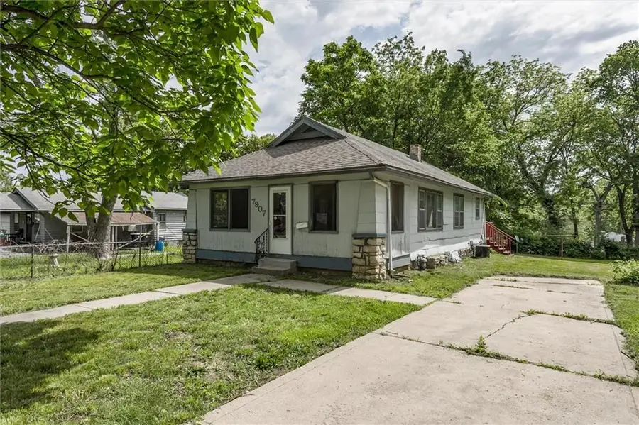 7907 Chestnut Avenue, Kansas City, MO 64132 - #3