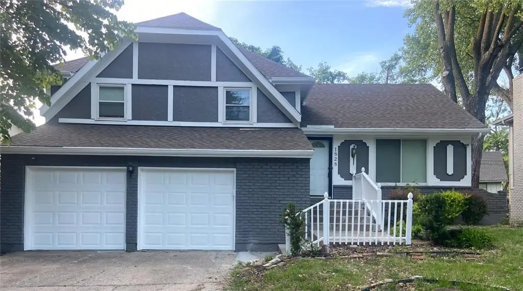 1828 E Mohawk Drive, Olathe, KS 66062 - #1